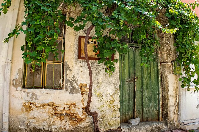 Private Tour of Crete with Knossos Palace and Lassithi Plateau - A private Crete day that blends icons with everyday life