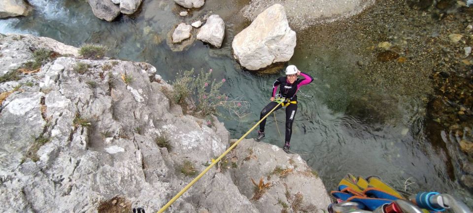 Rethymno: Canyoning Tour in the Kourtaliotiko Gorge - Waterfall rappel and river jumps: the main event
