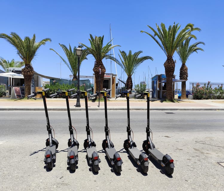 Rethymno: e-Scooter tour on the old and new town - Starting along the marina: floating piers and an Egyptian lighthouse