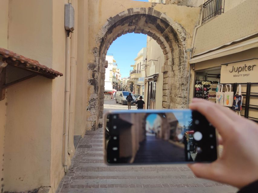 Rethymno: Old Town and Food Tasting Private Tour - Coffee in a historic alley and how the 4-hour pace works
