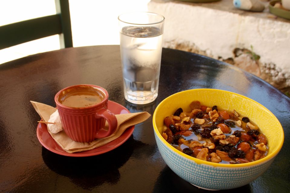 Rethymno: Private Old Town Highlights Tour with Street Food - Food shops, markets, and artisan stops that match real life