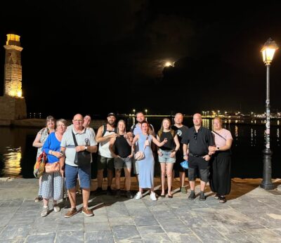 Rethymno Scavenger Hunt: Pirates, Food, Alcohol & Treasures - Meeting by the statue and starting your team game