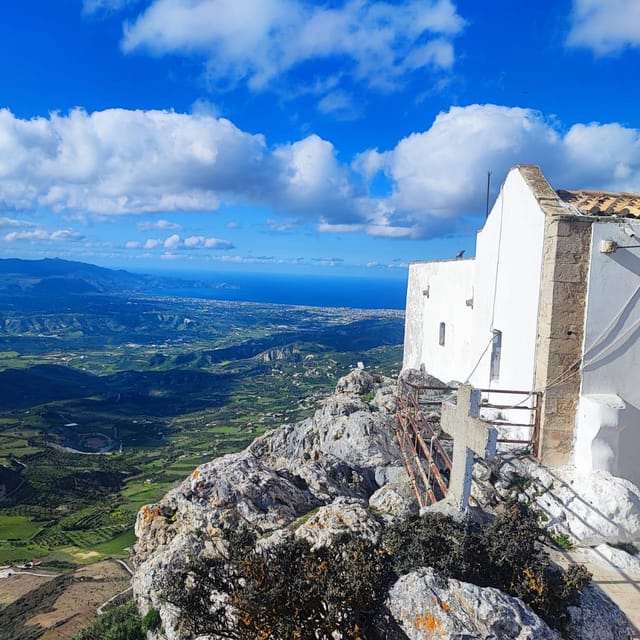 Safari: Juhtas mount,raki and wine distillery,explore crete - Mount Juktas: the real work portion of the day