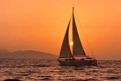 Sailing day to Dia island - Getting There: Heraklion Pickup and the Cafe Marina Meet-Up