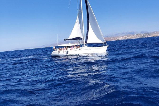 Sailing day to Dia island - Dia Island Crossing: About That One-Hour Sail