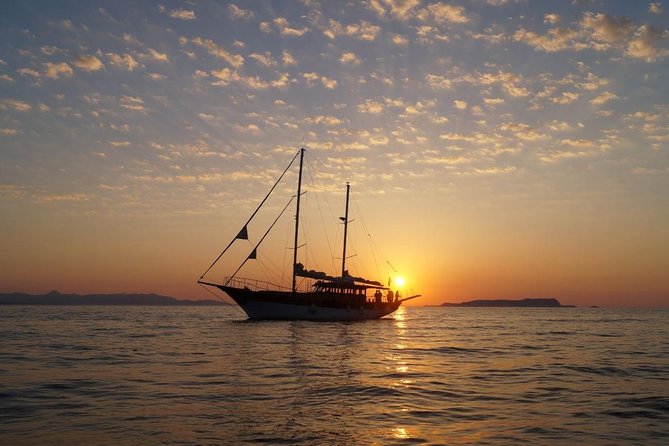 Sailing Trips with Cretan Sailing - Entering St. George Bay: the first swim stop and the BBQ timing