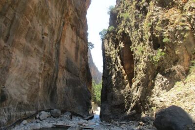 Samaria Gorge Trek: Full-Day Excursion from Heraklion with Guide - The Gorge Descent: What the 5 to 6 Hours Really Feels Like