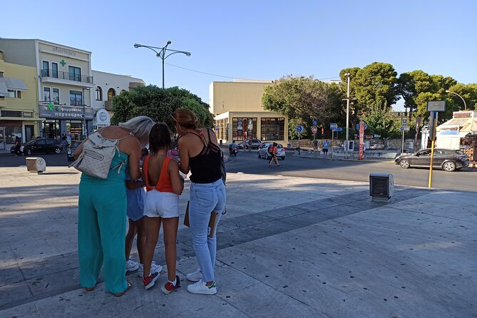 The Hunt of the Olympian Gods, scavenger hunt for families, prive - Meeting Point and Timing: A 6:00 pm Start in Heraklion
