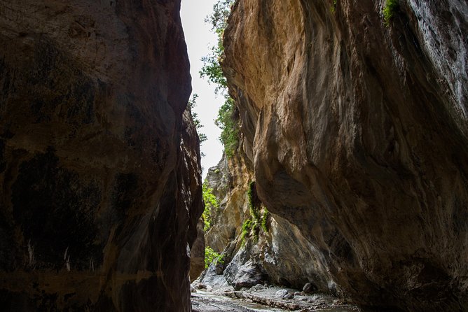 Unknown Crete -sarakina Gorge - Selakano forest and honey: a sweet stop that fits the day