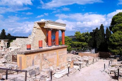 Visit Knossos & Heraklion city (Walking and Tasting Tour) - Getting into Knossos fast: timed entry and a small-group walk