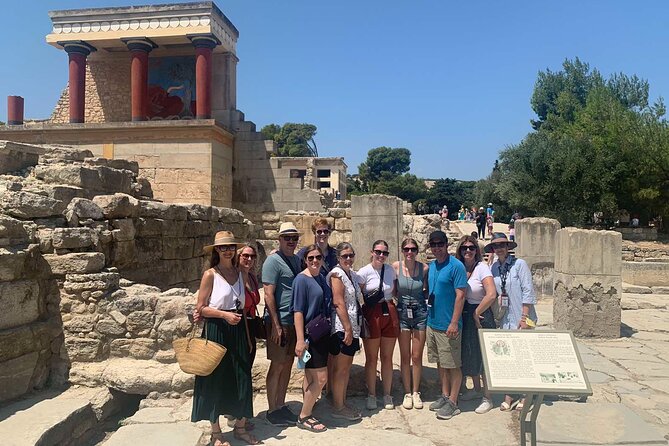 WeGuide Knossos palace - Why the guide matters: myth clarity, on-site questions, and current archaeological insights