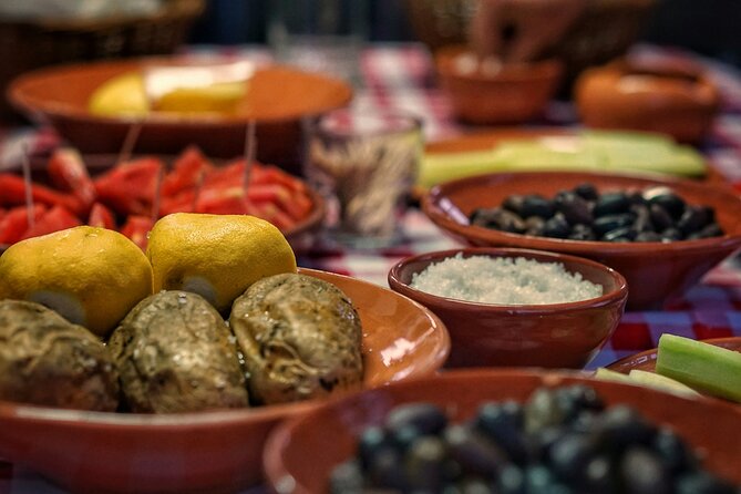 Wine, Dine & Divine: A Cretan Odyssey in Chania. - Picking up your day: timing, mobile ticket, and staying comfortable