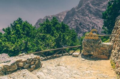 Your Tailored Samaria Tour That Nobody Will Believe. From Chania. - The Xyloskalo Start: Omalos Plateau Gives You Perspective Fast